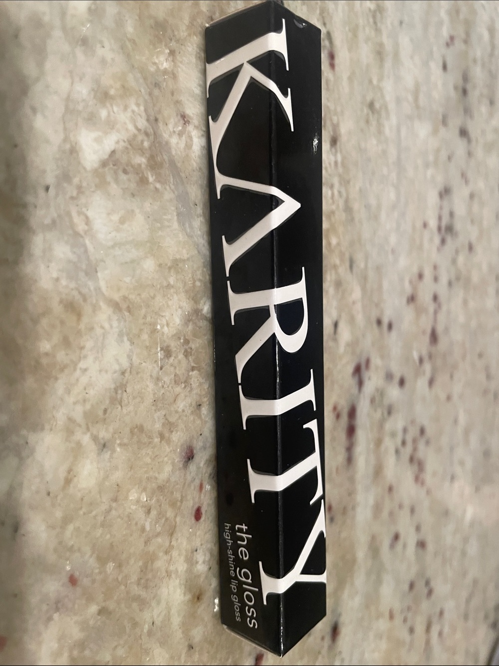 Karity lipgloss - Full size Rogue shade